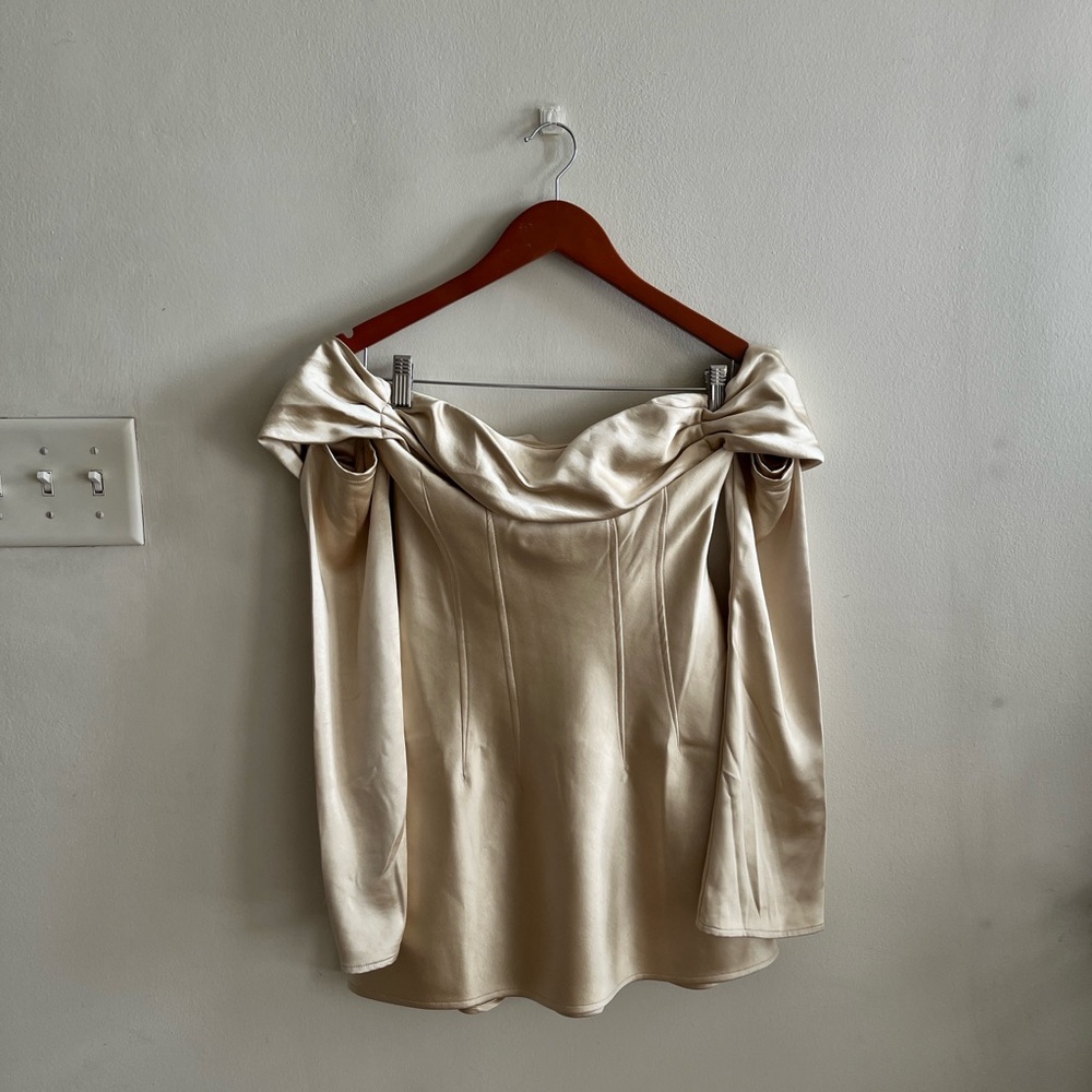 Meshki Elegant Cream Off-Shoulder Blouse